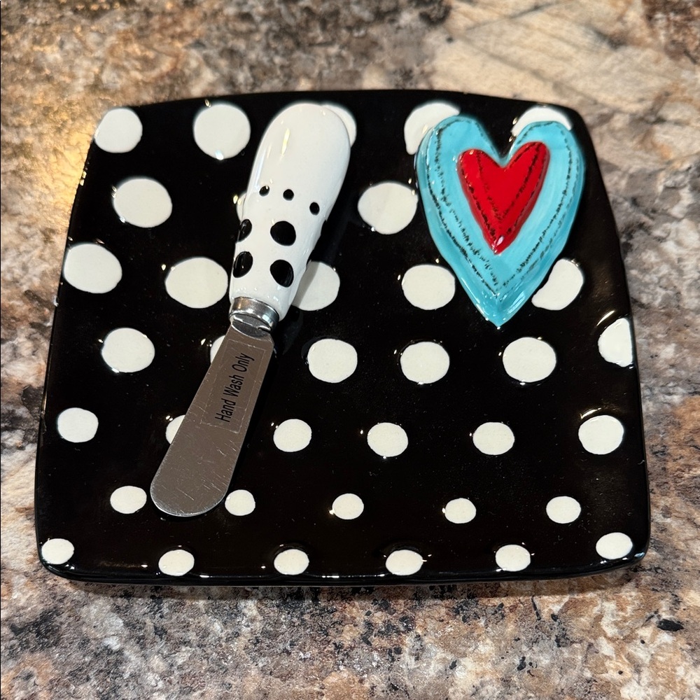 Polka Dot Heart Square Plate - Picture 4 of 5
